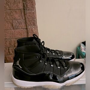 Retro Jordan 11 Jubilee Black and White worn once excellent condition size 15